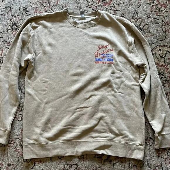 Jonas Brothers 2023 Bronx New York Yankee Stadium Crewneck, Size S, New w/o tag - Picture 9 of 11